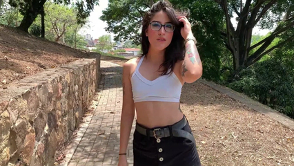 Mady Fingers herself in Public Park until she Squirts